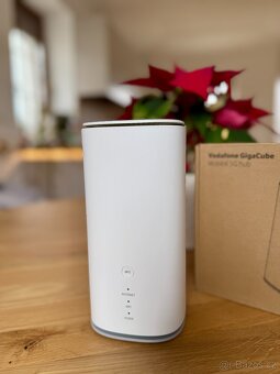 5G Modem Vodafone GigaCube (2. generace) – jako nový + měsíc - 2