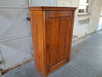 Starožitná dubová skříň - 2