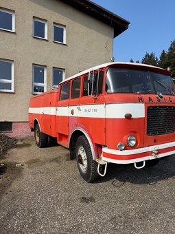 Mates hasičský vůz. - 2