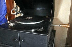 Starožitný gramofon na kliku - 2
