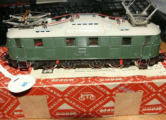 Märklin MS 800, elektrická lokomotiva BR 18, DB, z roku 1951 - 2