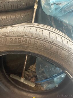 245/40/R18 - 2