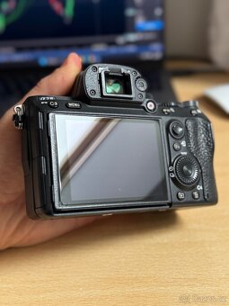 Sony Alpha A7 III tělo - 2