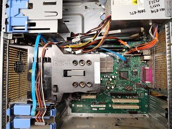 DELL počítač 2 jadro e2220 2gb ram - 2