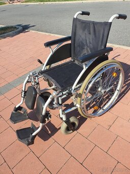 SPECIÁL polohování nohou INVALIDNÍ vozík PLNÁ KOLA - 2