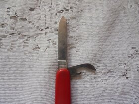 Prodám červený zavírací nůž zn. MIKOV - 2