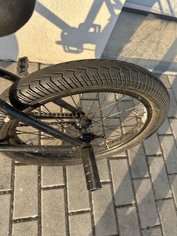 Prodám BMX kolo Subrosa 2016 SALVADOR LAHSAAN KOBZA – Black - 2
