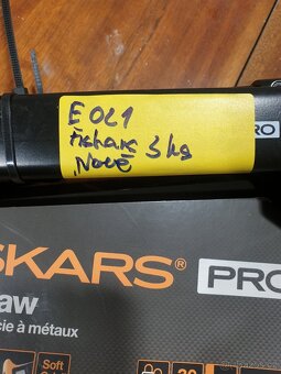 Pilka FISKARS stavební na železo 24 zubů 30cm 1062931 NOVÉ P - 2