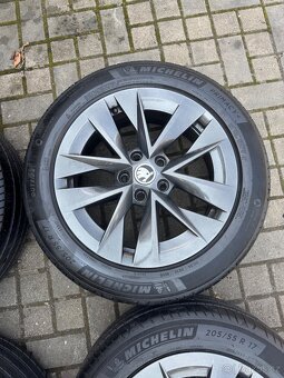 ORIGINÁL Alu Škoda ROTARE R17, 5x112 - LETNÍ PNEU - 2