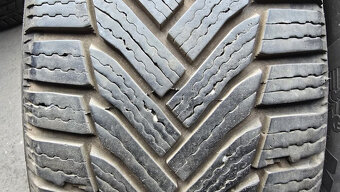Zimní pneu 205/55/16 Michelin - 2