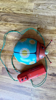 BERUŠKA NA DÁLKOVÉ OVLÁDÁNÍ - STAROŽITNÁ HRAČKA - 2