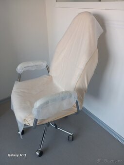 Prodám kosmetické otáčecí křeslo na kolečkách - 2