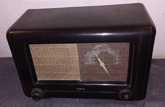 Staré retro bakelitové rádio Tesla T613 - 2