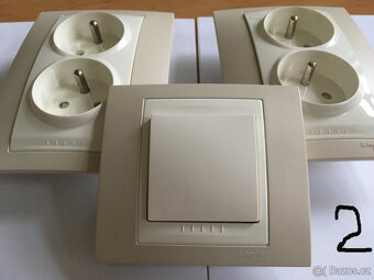 Vypínač/dvojzásuvky Schneider - 2