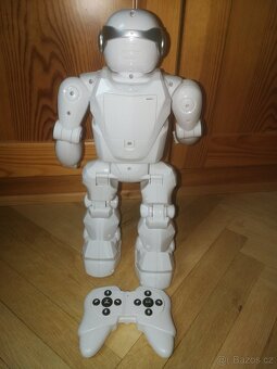 elektronický robot s dálkovým ovládáním Silverlit - 2