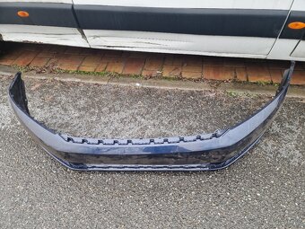 VW Passat přední naraznik - 2