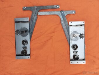 Tatra 75- mechanika stahování oken - 2