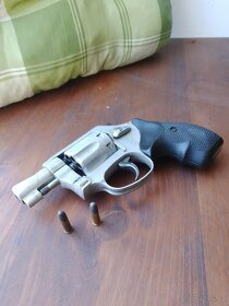Revolver - 2