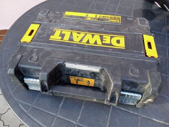 Kladivo kombinované DeWALT D25133K - 2