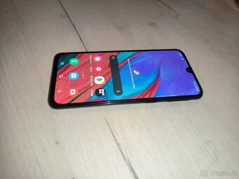 Samsung A40 - 2
