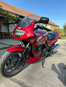Kawasaki GPZ 500S - 2