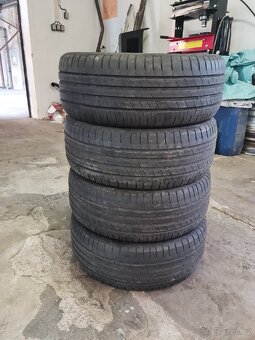 Goodyear 205/55 r16 - 2
