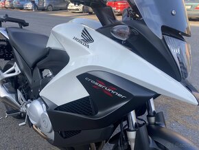 Honda VFR 800 X Crossrunner NYNÍ NOVĚ PŘEZUTO - 2