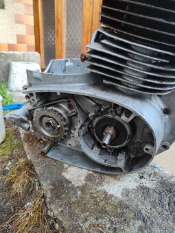 Pěkný motor Jawa 250/353 - 2