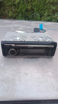 AUX a Bluetooth Autorádio KENWOOD - 2