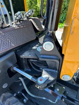 Minibagr s kabinou, 1800 kg, motor Kubota, Mimoosý, RP - 2