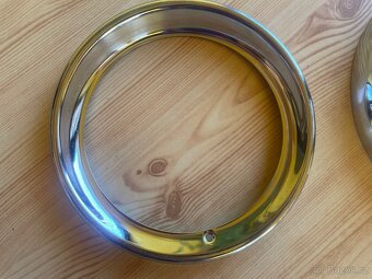 Chromované obroučky předních světel škoda 1000mb - 2