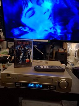 JVC HR-S7500 – špičkový S-VHS videorekordér pro náročné - 2