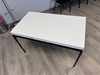 Dřevěný stůl k kovovou konstrukci - 2