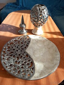 Porcelánový talíř vykládaný perleťí - 2