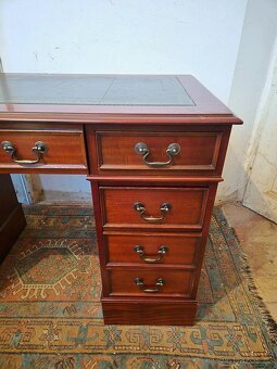 Stylový psací stůl Chesterfield - 2