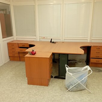 kancelářský nábytek - 2