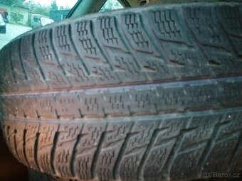 Zimní 225/60 r17 nokian - 2