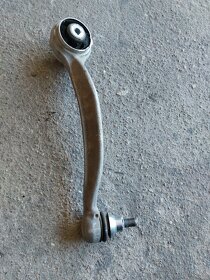 Mercedes w213 pravé rameno - 2