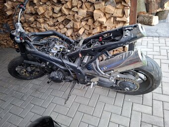 Triumph speed triple 1050 - 2