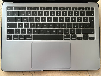 13" Apple Macbook Air M1, 8GB/SSD 256GB - jako nový - 2