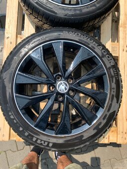 Alu disky ŠKODA RAPID,FABIA R16 (černé orig.) - 2