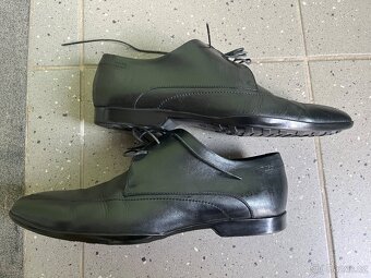 Hugo Boss 42. - 2
