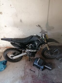 Prodám pitbike 250ccm ultimate atomic na náhradní díly - 2