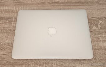 Macbook Air 2017 (i5, 8 GB RAM, 128 GB SSD) - 2
