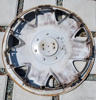 1 kus poklice Nissan 15" - 2
