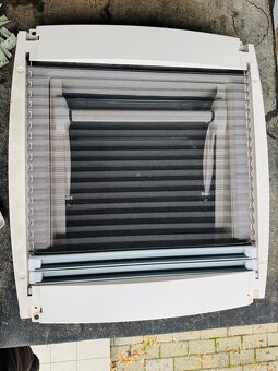 🪟 Prodám okénko z KNAUS VAN TI 650 – 2 roky staré – 3 000 Kč - 2