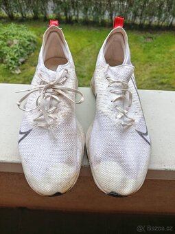 Běžecká obuv Nike Air Zoom Tempo Next% - 2