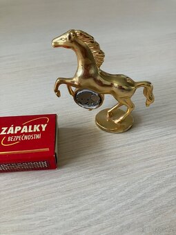 Hodiny tvar koně, růžový porcelán - 2