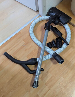 nový vysavač Bosch ProSilence BGL8SIL6 - 2