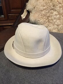 Dámský klobouk - 2